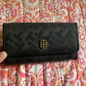 Tommy Hilfiger wallet